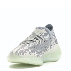 Yeezy 👽 380